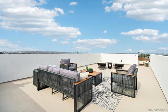 1850 Illion St, San Diego CA: https://media.crmls.org/mediaz/361e7d6d-3a7b-4e52-a518-c3145590112c.jpg