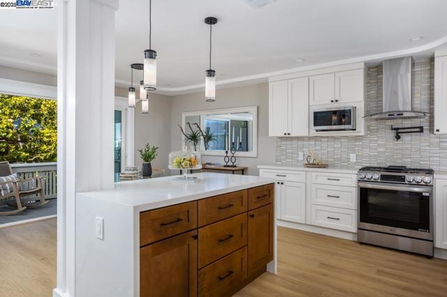 1233 Singingwood Ct, Walnut Creek CA: https://media.crmls.org/mediaz/361ebdca-fff3-4f3c-a136-9ce9a34e04f8.jpg