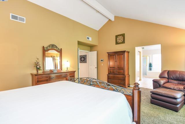 4528 Fallow Way, Antioch CA: https://media.crmls.org/mediaz/361f0ca3-d873-4605-85b0-148261125fd1.jpg