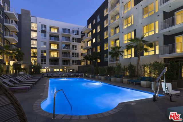 1331 N Cahuenga Boulevard, Los Angeles CA: https://media.crmls.org/mediaz/361fa141-b633-41dd-ae07-c7b4904a34e7.jpg