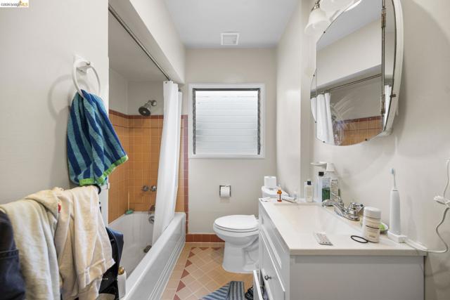 Image 4 of 38 For 367 St  