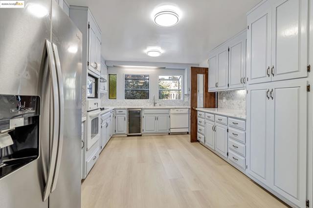 1518 MADERA CT, El Cerrito CA: https://media.crmls.org/mediaz/361fcdb6-9963-407c-90c9-e994985c95f0.jpg