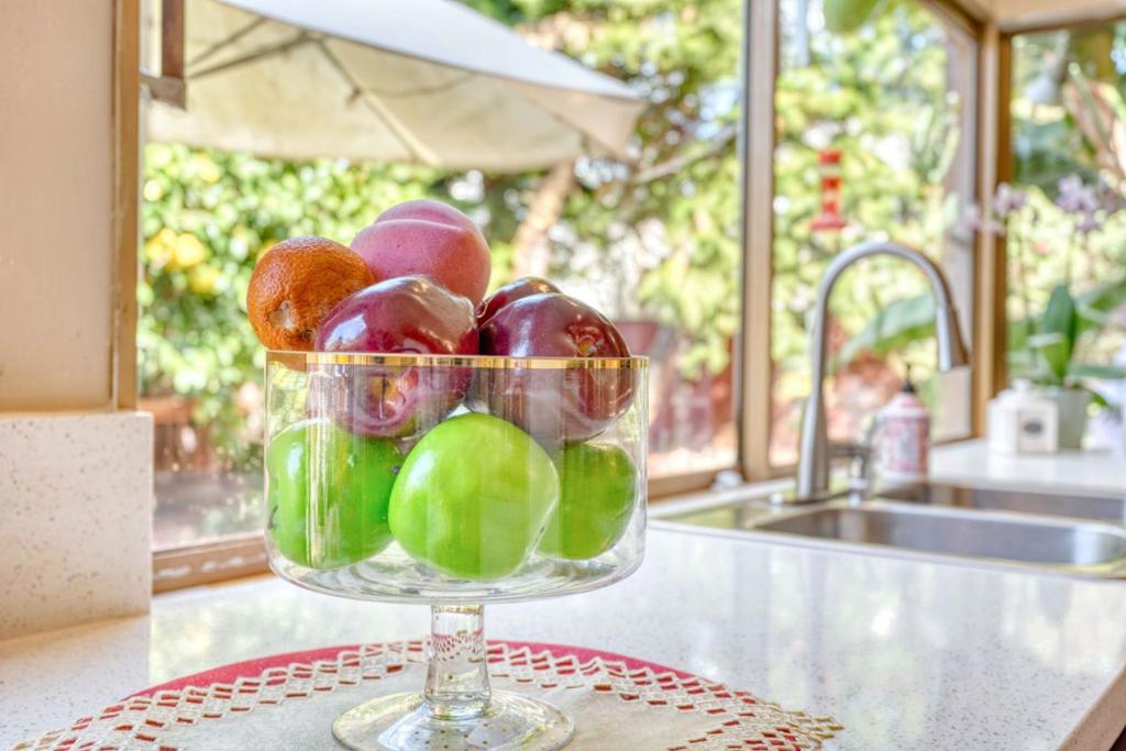 https://media.crmls.org/mediaz/3620190f-3ee0-407c-a7c1-fa3cdb633657.jpg?preset=X-Large