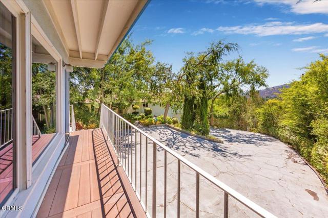 1372 Inverness Drive, Pasadena CA: https://media.crmls.org/mediaz/3620732d-d69f-4c27-bd50-545c77b69161.jpg