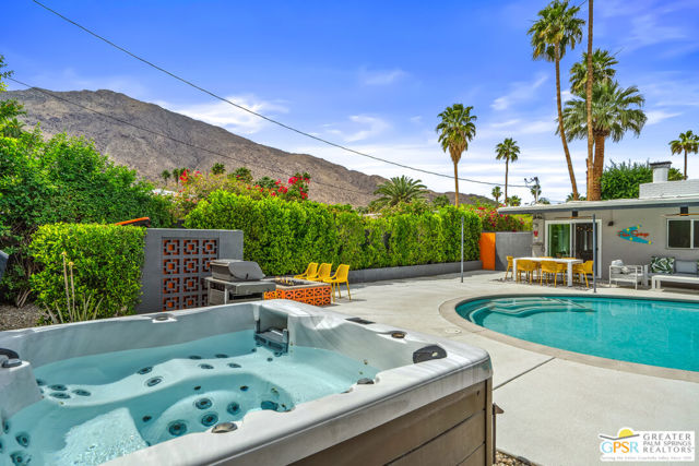 281 E Ocotillo Avenue, Palm Springs CA: https://media.crmls.org/mediaz/3620b3fd-f018-4b81-b766-58791daff883.jpg