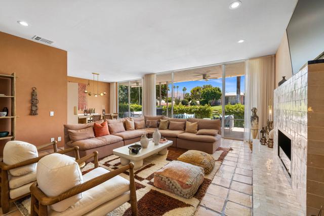 Image 13 of 37 For 73571 El Hasson Circle