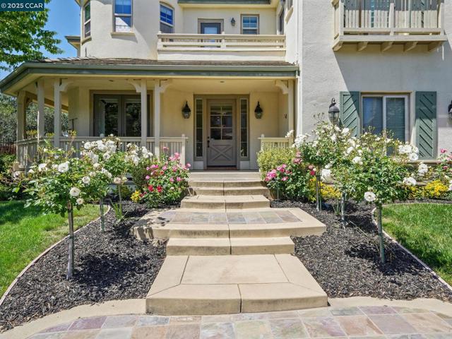 135 Diablo Ranch Ct, Danville CA: https://media.crmls.org/mediaz/3622187d-dd3a-4be5-bfba-62bb6219ec1a.jpg