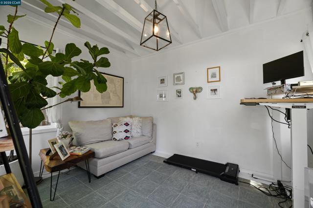 2716 W Newell Ave, Lafayette CA: https://media.crmls.org/mediaz/362261cb-f470-4996-84ee-a47c8d7c79fa.jpg