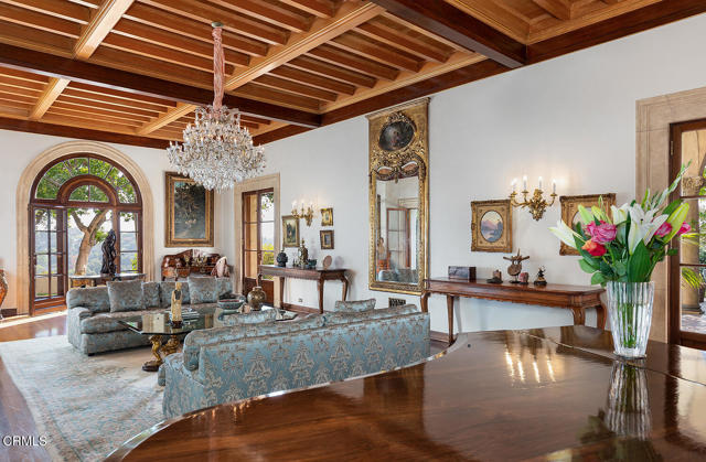 Detail Gallery Image 17 of 39 For 262 S San Rafael Ave, Pasadena,  CA 91105 - 6 Beds | 5/6 Baths