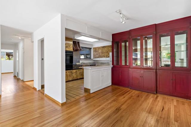 100 Eldora Drive, Mountain View CA: https://media.crmls.org/mediaz/36231acf-421c-4901-97c4-4323c3ba21bd.jpg
