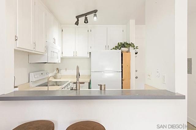 4060 Huerfano Ave, San Diego CA: https://media.crmls.org/mediaz/3623340e-603f-4815-a771-3620df8a802b.jpg