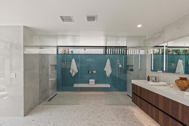 2290 S Yosemite Drive, Palm Springs CA: https://media.crmls.org/mediaz/36235112-8012-46cc-877e-313f3ad92a25.jpg