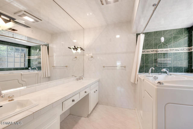 22485 Paul Revere Drive, Calabasas CA: https://media.crmls.org/mediaz/362424ad-9057-4006-970b-3a32982a70a2.jpg