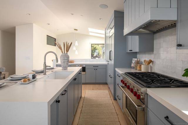 2262 Cambridge Ave, Cardiff by the Sea CA: https://media.crmls.org/mediaz/36245c92-383a-4261-b815-c7f8f4d64434.jpg