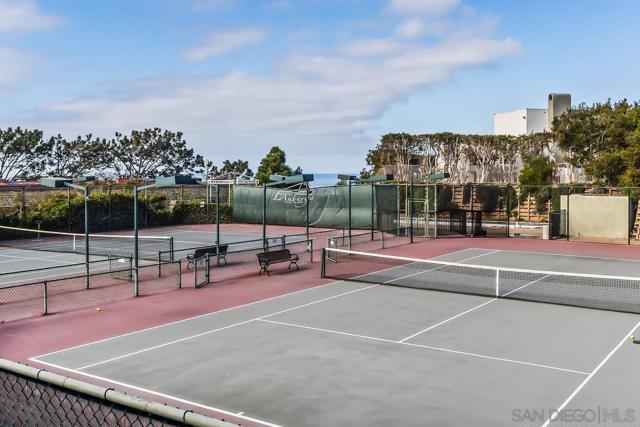 1562 Camino Del Mar, Del Mar CA: https://media.crmls.org/mediaz/36247389-e639-44f7-b660-4fa74cefb9f8.jpg