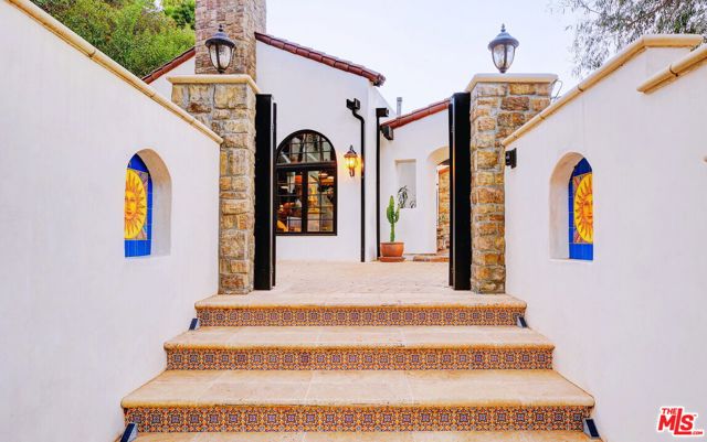 2570 Nichols Canyon Road, Los Angeles CA: https://media.crmls.org/mediaz/3624b79a-f4ba-4cd7-97db-9c77b492e2bd.jpg