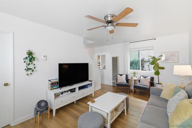 248 Orange Avenue, Coronado CA: https://media.crmls.org/mediaz/3624bfad-7bde-403e-8ecf-accf7877952c.jpg