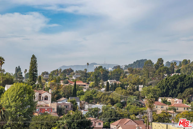 1912 W Liberty Court, Los Angeles CA: https://media.crmls.org/mediaz/3625d691-81d6-4993-95e1-94e61819c125.jpg
