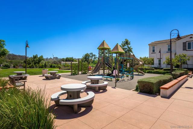 4132 Calle Arbol, Oceanside CA: https://media.crmls.org/mediaz/36260ff7-2dd3-43e9-af89-b4f5f8a01390.jpg