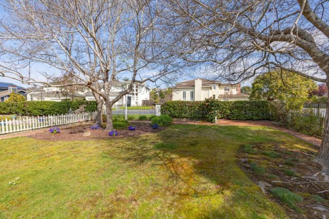 21 Pinehurst Lane, Half Moon Bay CA: https://media.crmls.org/mediaz/362641ed-ea2f-4d2f-8a70-5bc84946adaa.jpg