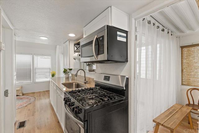 Detail Gallery Image 17 of 35 For 1624 N Coast Highway 101 #12,  Encinitas,  CA 92024 - 2 Beds | 1 Baths