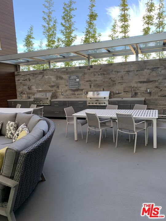 4140 Glencoe Avenue, Marina del Rey CA: https://media.crmls.org/mediaz/36278430-dc07-44f2-8224-2b142deac4e9.jpg