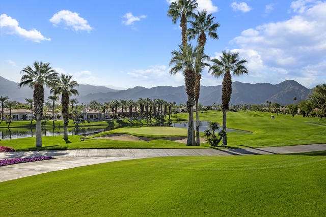 79918 Mission E Drive, La Quinta CA: https://media.crmls.org/mediaz/3627ec84-d31b-4d37-9d64-5cd153f4aa8f.jpg