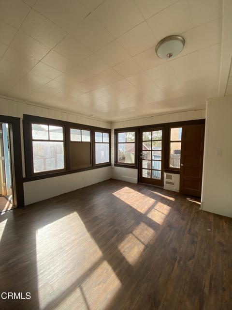 153 S South Laurel Street, Ventura CA: https://media.crmls.org/mediaz/3627ffd7-2252-4b5a-b313-6f3ffb99f3b8.jpg