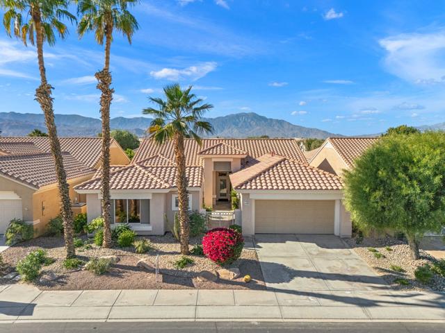 37261 Mojave Sage Street, Palm Desert CA: https://media.crmls.org/mediaz/362848c0-24d1-4f72-ac23-bf1d411366f5.jpg
