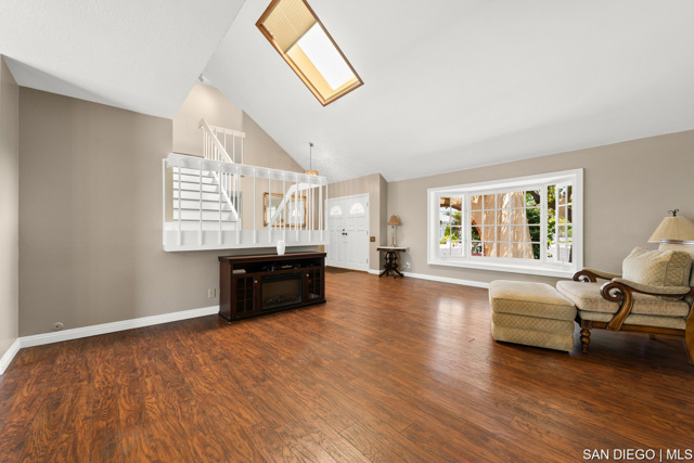 24231 Robledo, Mission Viejo CA: https://media.crmls.org/mediaz/3628ad73-fc82-4b1f-b290-50904846f932.jpg