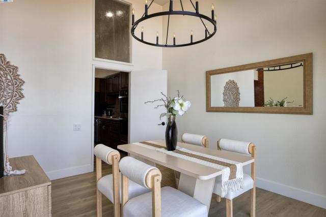 17 Ora Way, San Francisco CA: https://media.crmls.org/mediaz/3628f55b-11f9-4ca9-9fd1-a4b4138bf52e.jpg