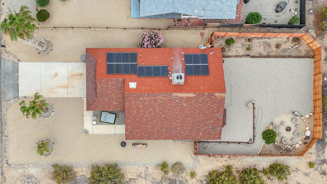 7412 Maude Adams Avenue, 29 Palms CA: https://media.crmls.org/mediaz/3629b6d9-eb0c-47b7-b4fc-29322be8c1ca.jpg
