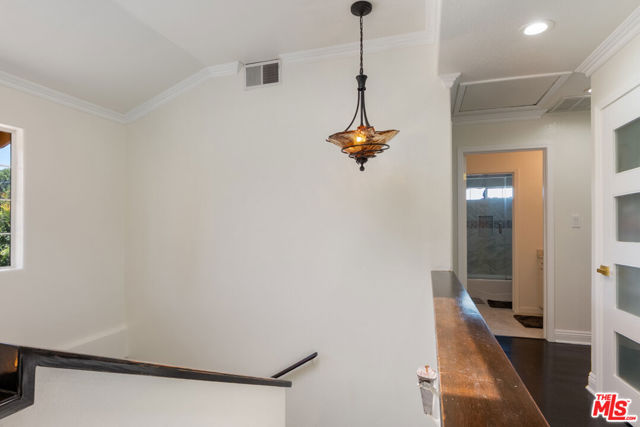 5183 Obama Boulevard, Los Angeles CA: https://media.crmls.org/mediaz/362a0e0a-5b16-4d3c-b980-a0653b98dfff.jpg
