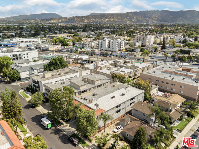 Image 19 of 21 For 5712 Camellia Avenue