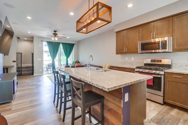 1875 Observation Way, Chula Vista CA: https://media.crmls.org/mediaz/362aa1da-1834-4244-b47f-a719a8bca21c.jpg