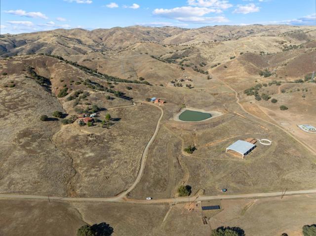 20101 Panoche Road, Paicines CA: https://media.crmls.org/mediaz/362aa567-0618-401b-a59d-b7c9a5be38bd.jpg