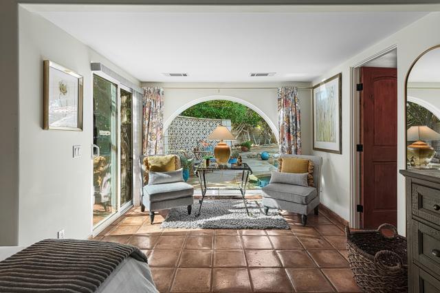 2525 N Farrell Drive, Palm Springs CA: https://media.crmls.org/mediaz/362acb3e-0359-40bf-ace9-f1b7edb581a4.jpg