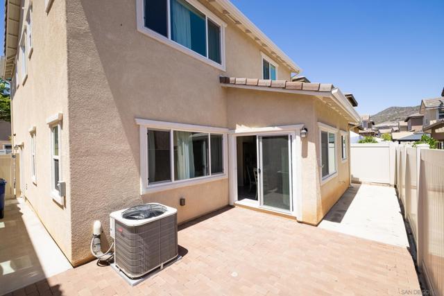 211 Spotted Saddle Way, Fallbrook CA: https://media.crmls.org/mediaz/362aefb3-4e29-4394-ae7b-756e578f64e2.jpg