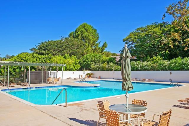 2294 Caminito Castillo, La Jolla CA: https://media.crmls.org/mediaz/362bcd0b-97d8-4573-97b3-3bff52ec16f9.jpg