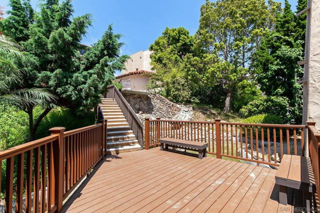 2510 Clairemont Dr, San Diego CA: https://media.crmls.org/mediaz/362c5dfd-9330-43a5-a18c-10a3d62dc228.jpg