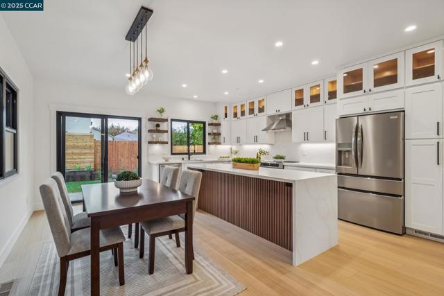 1126 Brighton Ave, Albany CA: https://media.crmls.org/mediaz/362c8ad6-da39-4dd5-9180-901d4cf505dd.jpg