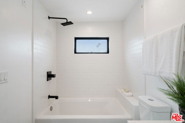 6871 Fountain Avenue, Los Angeles CA: https://media.crmls.org/mediaz/362c8f18-9987-4cf1-9e54-eab59008ee67.jpg