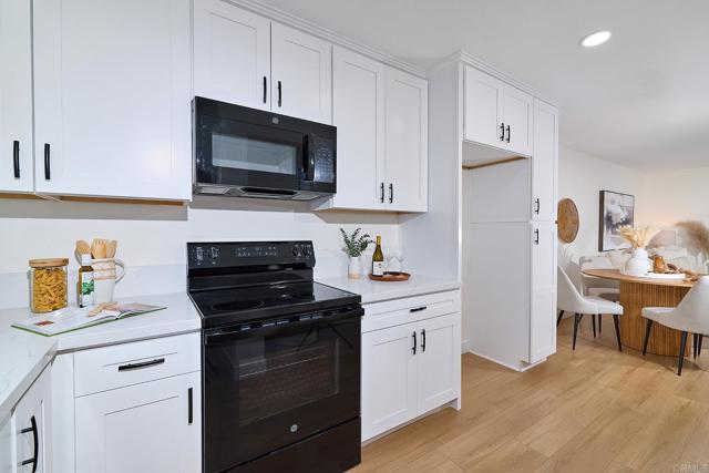 Detail Gallery Image 12 of 39 For 11364 Poblado Rd, San Diego,  CA 92127 - 2 Beds | 1/1 Baths