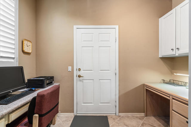 80435 Muirfield Drive, Indio CA: https://media.crmls.org/mediaz/362d0769-42e2-463f-b1db-5620b0f6179c.jpg