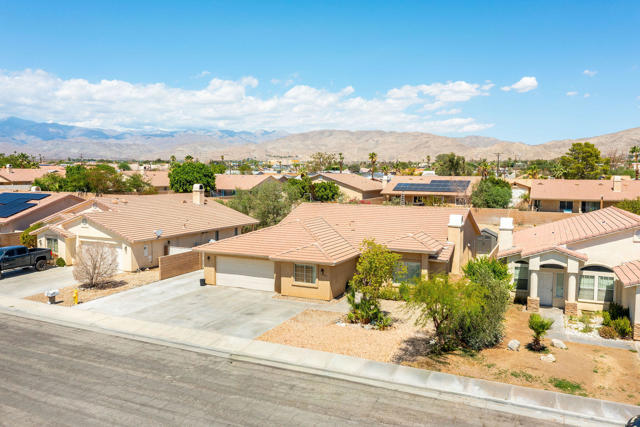 65866 Estrella Avenue, Desert Hot Springs CA: https://media.crmls.org/mediaz/362d4ef8-92a8-45a5-a63e-287ad8cbd9e6.jpg