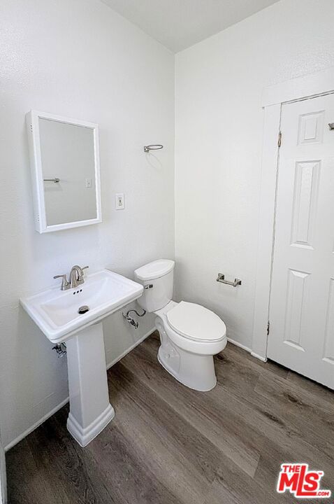 433 W 4TH Street, Long Beach CA: https://media.crmls.org/mediaz/362d7554-b66a-4f9a-941a-fa88148b0dee.jpg