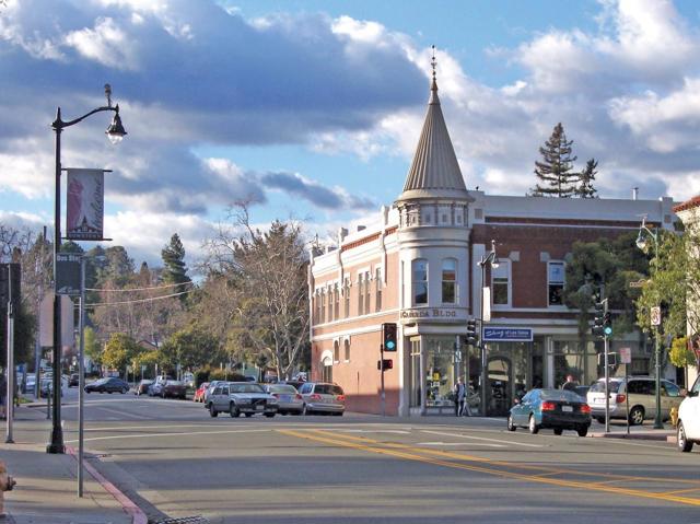 18109 La Verne Drive, Los Gatos CA: https://media.crmls.org/mediaz/362d790a-6d79-4afd-aca2-bcced0bcafe5.jpg