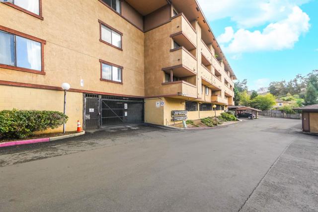 Image 50 of 55 For 26937 Hayward Blvd  217