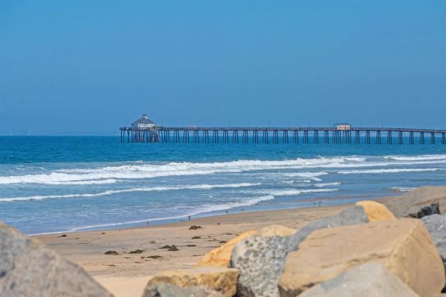 1460 Seacoast Drive, Imperial Beach CA: https://media.crmls.org/mediaz/362e2911-0ad5-44f2-a952-f8140eb670da.jpg