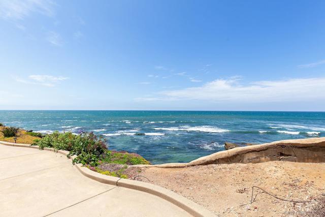 4848 Bermuda Ave, San Diego CA: https://media.crmls.org/mediaz/362ebcaf-11ec-4c8d-8002-11fb05c155b0.jpg